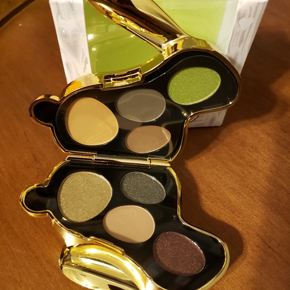 Makeup - Picture 4 of 4